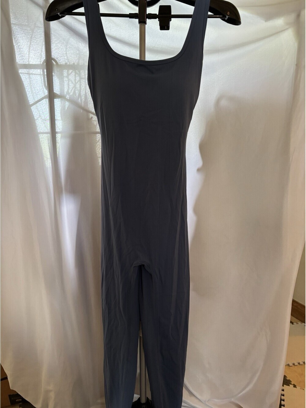 Women’s Sleeveless Jumpsuit Workout Bodysuit With V-back Scrunchy Butt - Picture 2 of 4